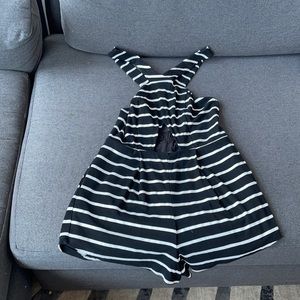 Romper size M with a little peak a boo